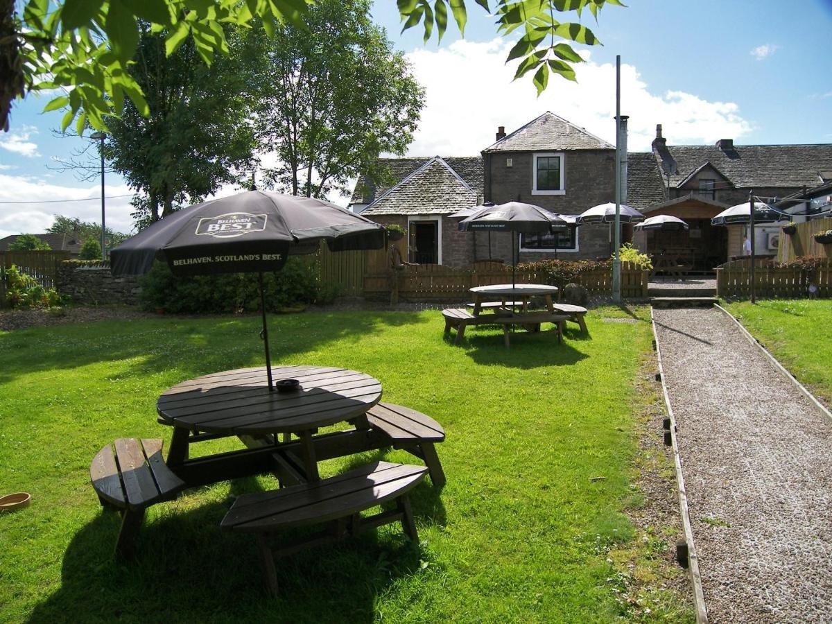 Lion And Unicorn Hotel Thornhill  Eksteriør billede